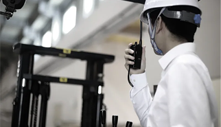 What is the actual communication distance of a walkie-talkie?